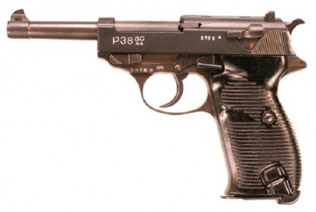 Hace unos días encontré por casualidad en una web extranjera un arma a la venta que hacía muchos años 151