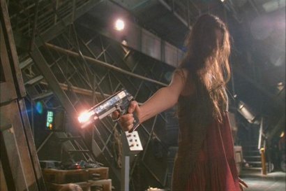 Compañeros,

En vista de las ganas de algunos (Elcafe, Wilcow, Vrakk, etc) por adivinar armas de películas 162