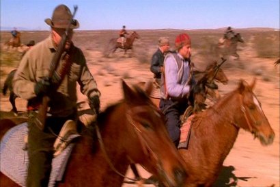 Compañeros,

En vista de las ganas de algunos (Elcafe, Wilcow, Vrakk, etc) por adivinar armas de películas 160