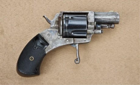 Hace unos días encontré por casualidad en una web extranjera un arma a la venta que hacía muchos años 01