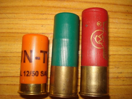 ¿Creeis que podria meterle de estos cartuchos a mi escopeta sin que se me estropee?

https://jr-international.fr/caja-con-10-balas-goma-calibre-12-50_GC27CT_itm_spanish.html

Si 30