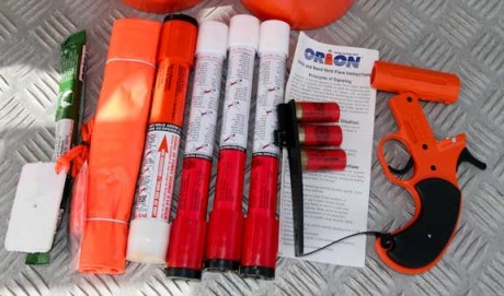 Hola compañeros de las armas, he visto este trasto en un blog "guiri" y como yo español y poco, 142