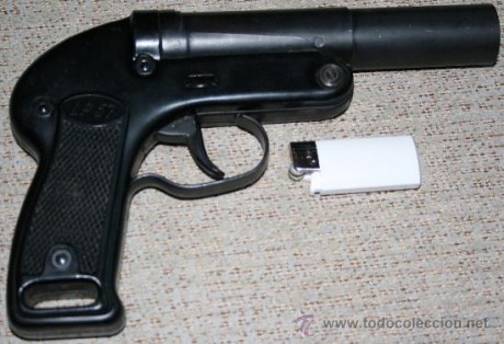Hola compañeros de las armas, he visto este trasto en un blog "guiri" y como yo español y poco, 141
