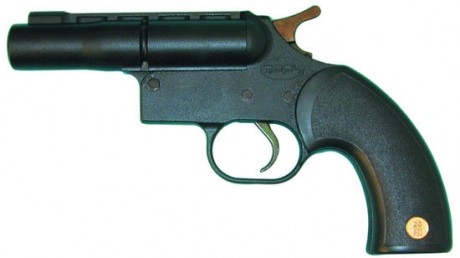 Hola compañeros de las armas, he visto este trasto en un blog "guiri" y como yo español y poco, 160