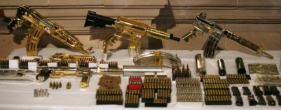 Imágenes de armas confiscadas a narcos mejicanos. Las cortas aún tienen un pase, pero las demás...buff! 01