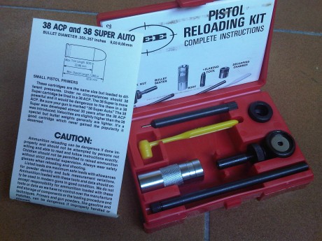 Vendo el Kit de recarga manual "Lee Classic Reloader" (el famoso utillaje de recarga manual), 00