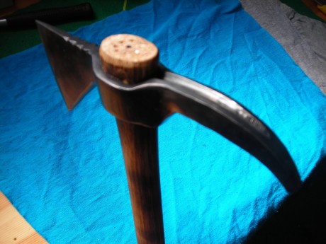 Buenas, compañeros:

Existen muchas versiones de hachas que son comercializadas por sus fabricantes bajo 162