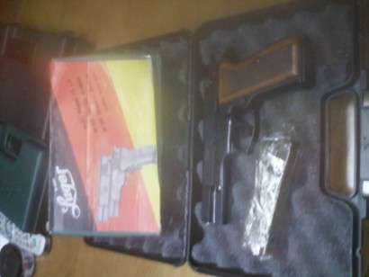 Hola. ¿Qué tal os parece la Browning Hi Power (de serie) para tirar en precisión? Es que es una pistola 130