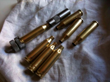 Hola a todos estoy recalibrando vainas de varias marcas del calibre 243 winchester con Dais de la marca 170