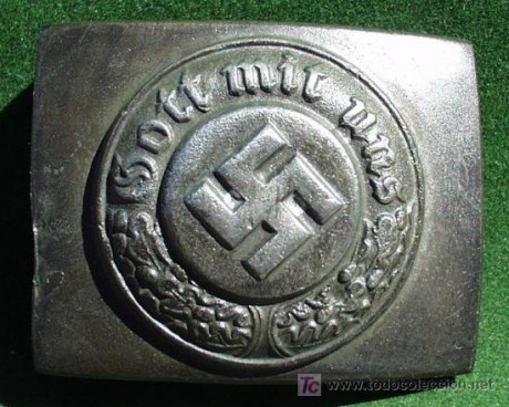 Que combate o  hecho de armas que participo las Waffen ss , os atrae más.
 Yo me quedo con los 320 valientes 21