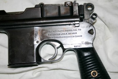 Hola Compañeros, fotos de otra pistola española que emigró a Alemania y se alistó en su Ejército -- II 172