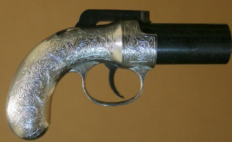 Hola, me han ofrecido una Pepperbox Cal.22 de 6 disparos de las fabricadas en Eibar hace unos treinta 50