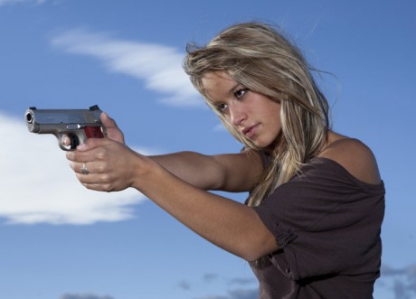 Propongo enviar firmas a Discovery Channel !!!!
Yo quiero ver esta serie y no "El ultimo Superviviente"

https://dsc.discovery.com/tv/american-guns/ 40