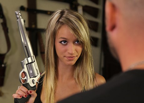 Propongo enviar firmas a Discovery Channel !!!!
Yo quiero ver esta serie y no "El ultimo Superviviente"

https://dsc.discovery.com/tv/american-guns/ 110