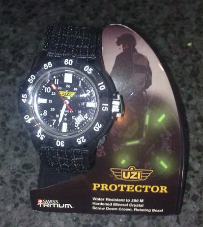 Hola vendo reloj UZI sin estrenar,procedente de un regalo.80 euros con envio. 01