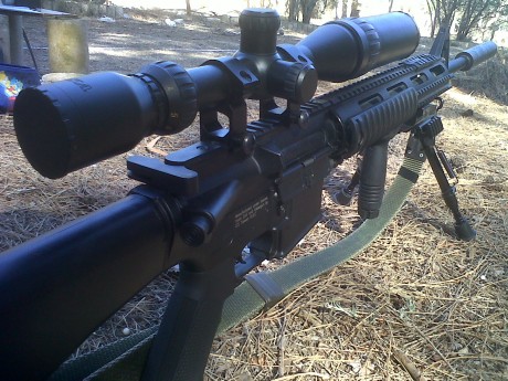 Se trata de una replica de airsoft. Se que es la seccion de A/C pero es tan interesante que creí conveniente 12
