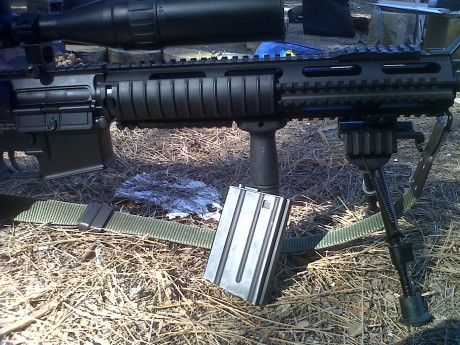 Se trata de una replica de airsoft. Se que es la seccion de A/C pero es tan interesante que creí conveniente 11