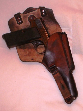 Hace unos días encontré por casualidad en una web extranjera un arma a la venta que hacía muchos años 151