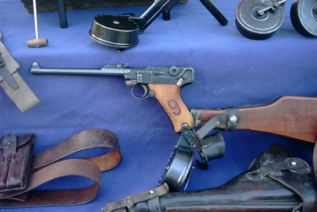 Hace unos días encontré por casualidad en una web extranjera un arma a la venta que hacía muchos años 100