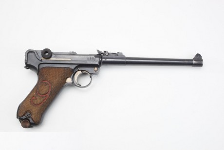 Hace unos días encontré por casualidad en una web extranjera un arma a la venta que hacía muchos años 111