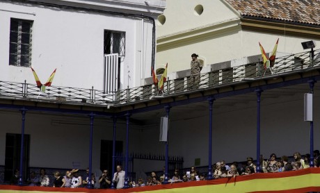  http://www.ejercito.mde.es/gl/agenda/2012/04/1543.html 

no digo na..........

y 151