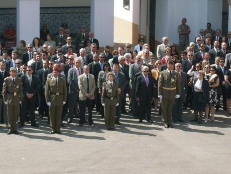  http://www.ejercito.mde.es/gl/agenda/2012/04/1543.html 

no digo na..........

y 112
