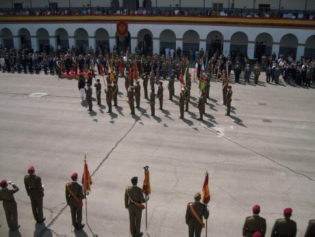  http://www.ejercito.mde.es/gl/agenda/2012/04/1543.html 

no digo na..........

y 110