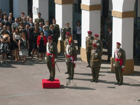  http://www.ejercito.mde.es/gl/agenda/2012/04/1543.html 

no digo na..........

y 121