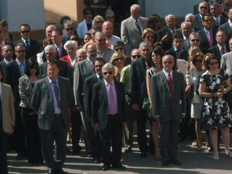  http://www.ejercito.mde.es/gl/agenda/2012/04/1543.html 

no digo na..........

y 120