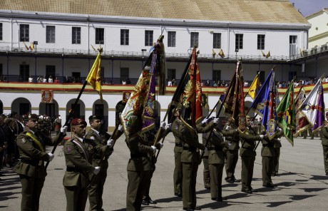  http://www.ejercito.mde.es/gl/agenda/2012/04/1543.html 

no digo na..........

y 172