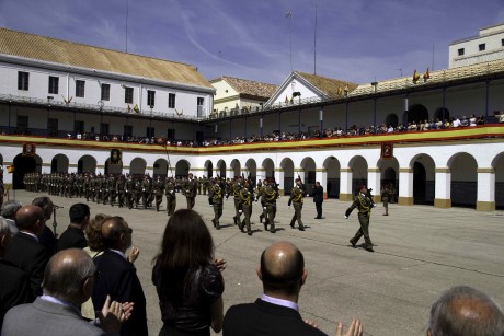  http://www.ejercito.mde.es/gl/agenda/2012/04/1543.html 

no digo na..........

y 11