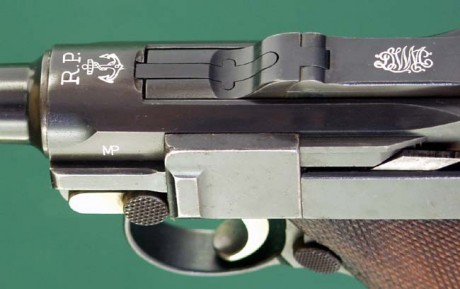 Hace unos días encontré por casualidad en una web extranjera un arma a la venta que hacía muchos años 61
