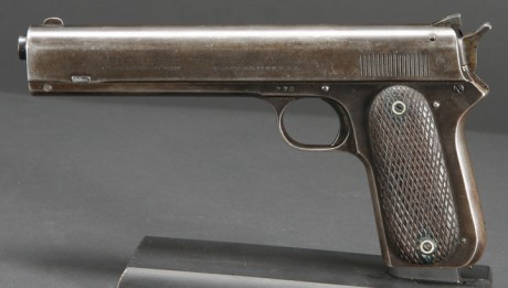 Hace unos días encontré por casualidad en una web extranjera un arma a la venta que hacía muchos años 60