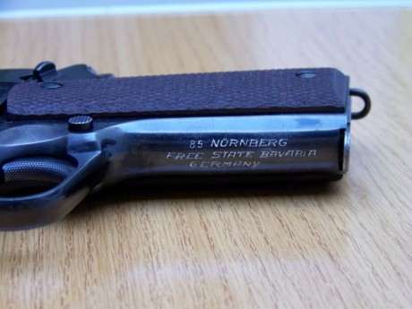 Hace unos días encontré por casualidad en una web extranjera un arma a la venta que hacía muchos años 102