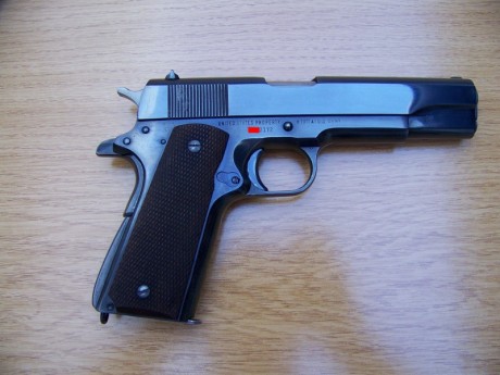 Hace unos días encontré por casualidad en una web extranjera un arma a la venta que hacía muchos años 100