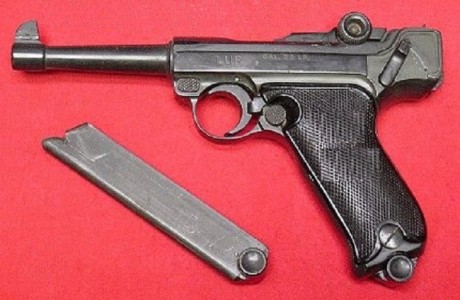 Hace unos días encontré por casualidad en una web extranjera un arma a la venta que hacía muchos años 90