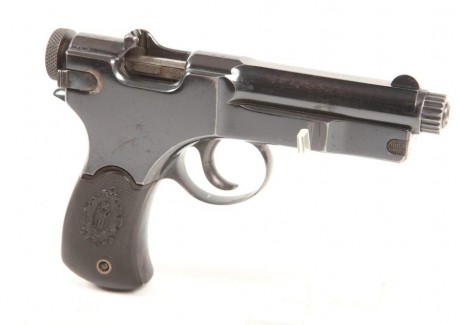Hace unos días encontré por casualidad en una web extranjera un arma a la venta que hacía muchos años 140
