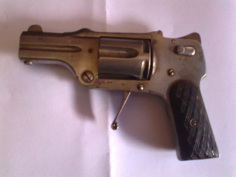 Hace unos días encontré por casualidad en una web extranjera un arma a la venta que hacía muchos años 20