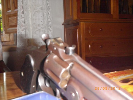 Hola amigos.
           Solicito ayuda para intentara aclarar algo sobre este aparato.
            Se 11