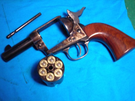 Me encantan los rifles de palanca. No sé si son potentes, ni si son precisos y lo que si sé es que no 30