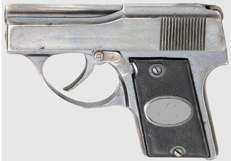 Hace unos días encontré por casualidad en una web extranjera un arma a la venta que hacía muchos años 102