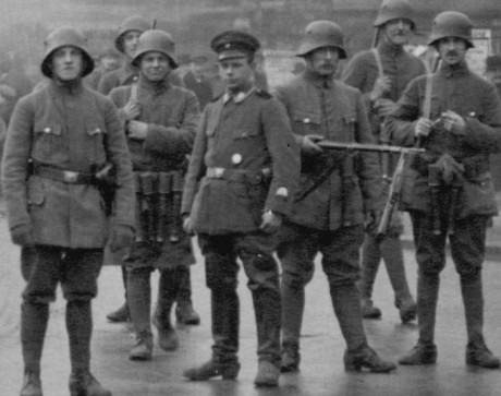 Hace unos días encontré por casualidad en una web extranjera un arma a la venta que hacía muchos años 50