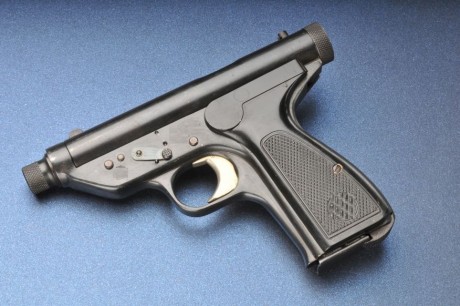 Hace unos días encontré por casualidad en una web extranjera un arma a la venta que hacía muchos años 90