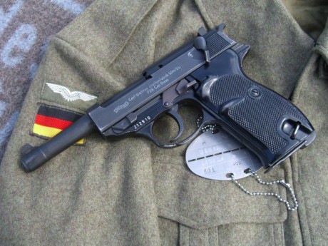 Hace unos días encontré por casualidad en una web extranjera un arma a la venta que hacía muchos años 50