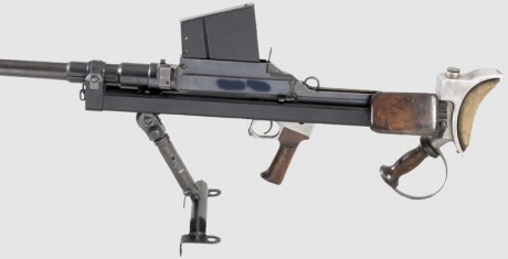 Hace unos días encontré por casualidad en una web extranjera un arma a la venta que hacía muchos años 100
