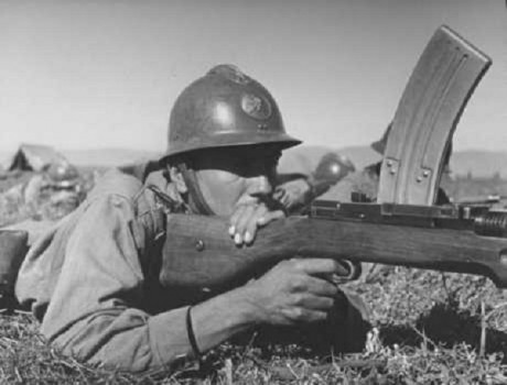 Hace unos días encontré por casualidad en una web extranjera un arma a la venta que hacía muchos años 30