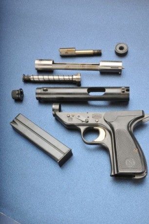 Hace unos días encontré por casualidad en una web extranjera un arma a la venta que hacía muchos años 161