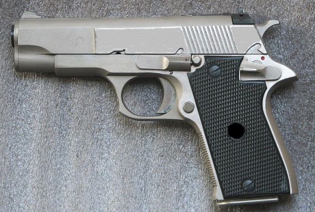 Hace unos días encontré por casualidad en una web extranjera un arma a la venta que hacía muchos años 20