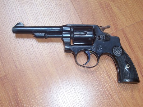 Hace unos días encontré por casualidad en una web extranjera un arma a la venta que hacía muchos años 90