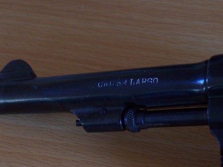Hace unos días encontré por casualidad en una web extranjera un arma a la venta que hacía muchos años 102